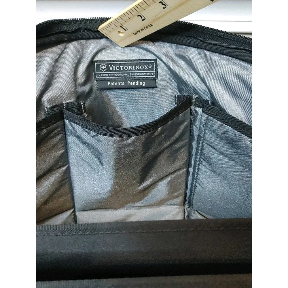 Victorinox Black Expandable Business Laptop Bag Briefcase Zippered Trolly Tactic